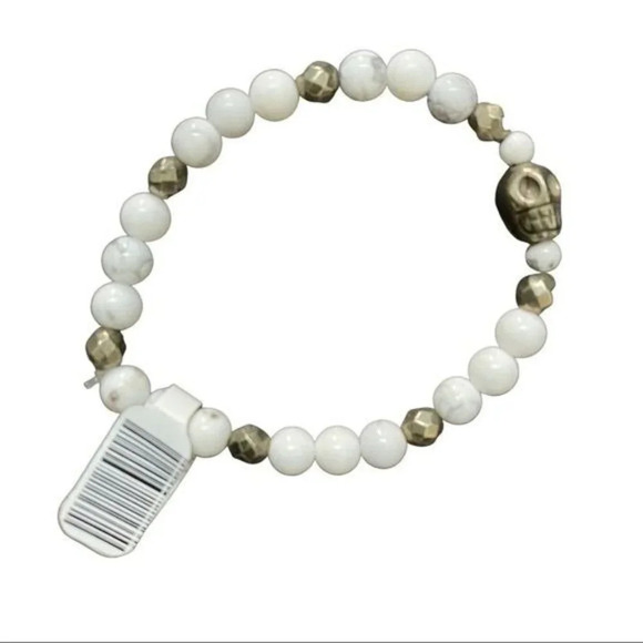 White Howlite & Pyrite Skull Stretch Bracelet - Picture 1 of 4